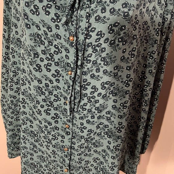 Fun2Fun Green Long Sleeve Square Neck Blouse Gold Buttons Size M Tie Front - Picture 3 of 6